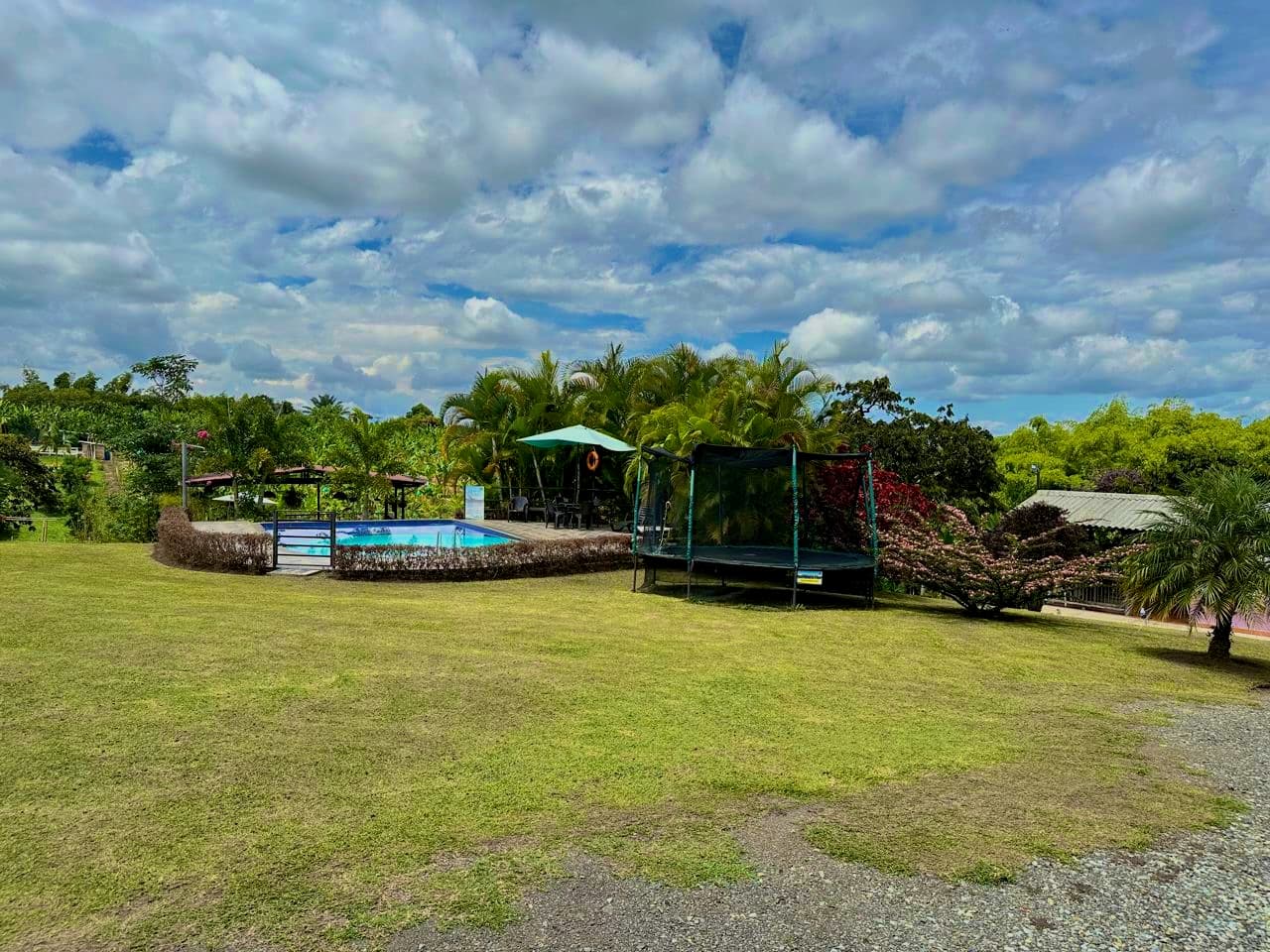 Zona social 16 Rancho Pardo